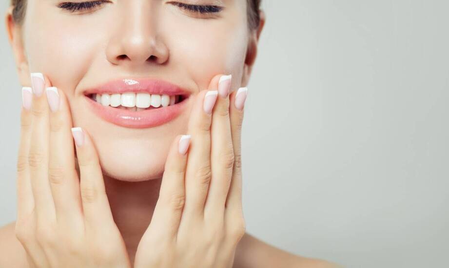 Wybielanie zębów – najważniejsze informacje, metody i efekty zabiegów