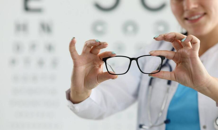 Kiedy warto wykonać kontrolne badanie wzroku i jakie są dostępne opcje