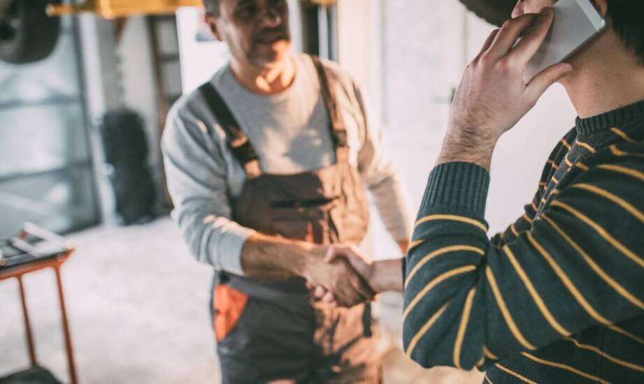 Usługi szklarskie – zastosowanie szkła we wnętrzach i inspiracje aranżacyjne