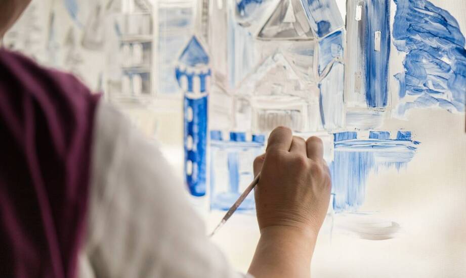 Zalety grafiki na szkle – nowoczesny sposób na odmienienie wnętrza