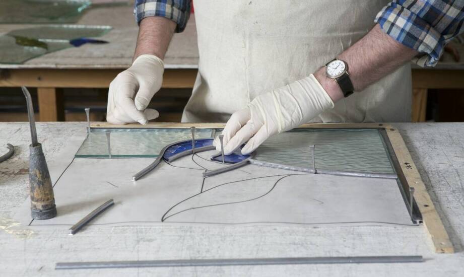 Najpopularniejsze motywy graficzne na szkle – inspiracje i pomysły na dekoracje