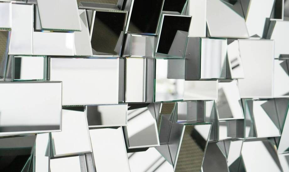 Lustra fazowane – elegancki detal podkreślający charakter wnętrza