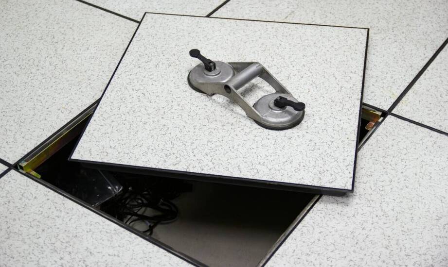 Płytki lustrzane w aranżacji — sposoby na przestronne i jasne wnętrza