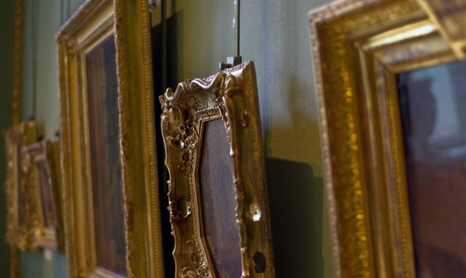 Fazowane lustra — funkcje, zalety i pomysły na aranżacje w różnych stylach