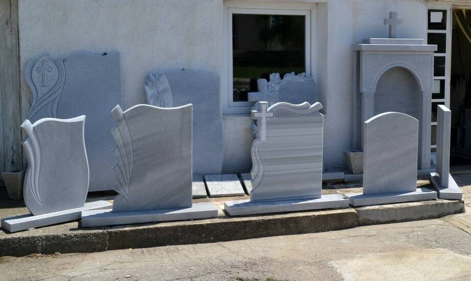 Porcelanki nagrobkowe – historia, zastosowanie i najważniejsze rodzaje