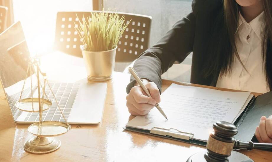 Jakie sprawy można powierzyć kancelarii prawniczej i czego oczekiwać?