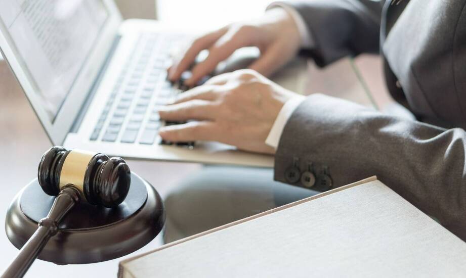 Obsługa prawna w biznesie – jak prawo wpływa na prowadzenie firmy?