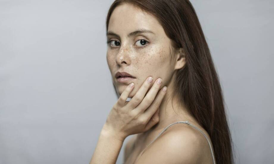 Laser frakcyjny – zastosowania, efekty i bezpieczeństwo zabiegów na skórę