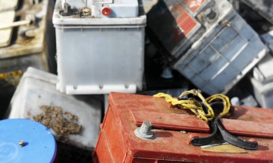 Kontenery na złom – rodzaje, zastosowanie i zasady segregacji odpadów