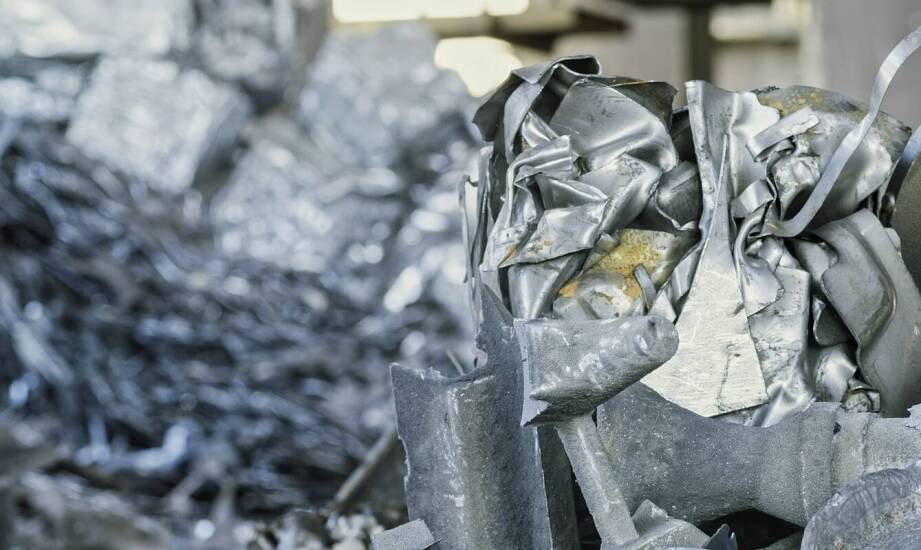 Jakie metale warto sprzedawać na złomie i jak przebiega wycena metali?