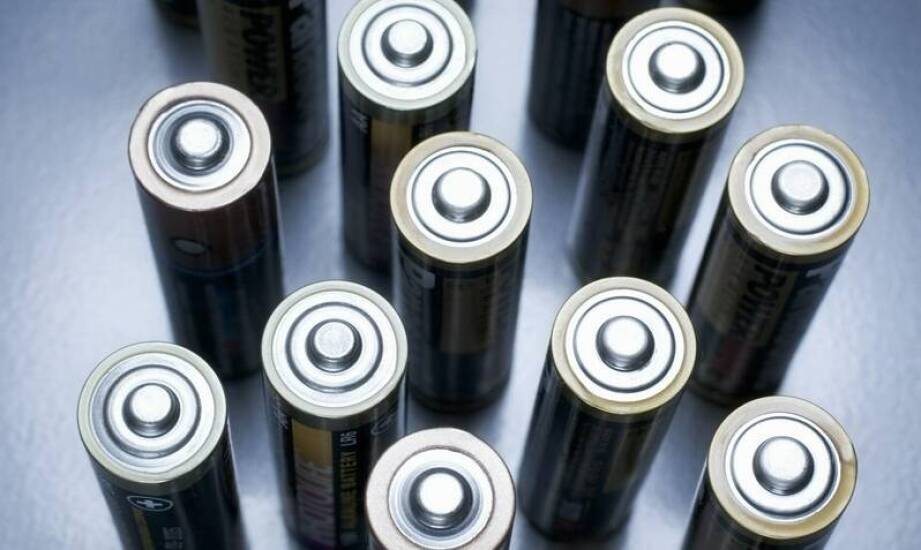 Jak bezpiecznie pozbyć się zużytych akumulatorów i co dzieje się po oddaniu?