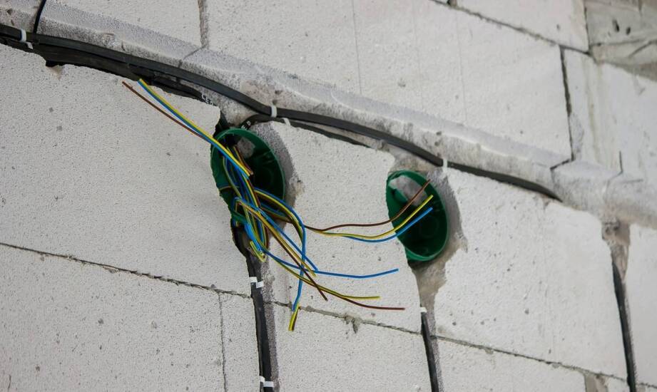 Przewody elektryczne jako surowiec – co warto wiedzieć o ich odzysku i sprzedaży