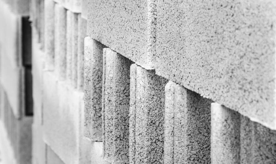 Jakie cechy wyróżniają pustaki ścienne w nowoczesnym budownictwie?