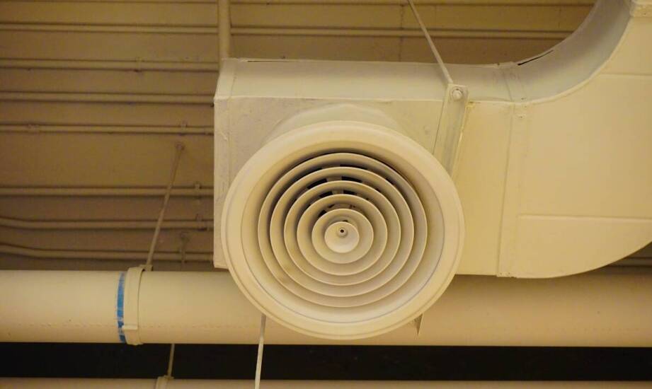 Pustaki wentylacyjne – rodzaje, właściwości i zastosowanie w budowie domu