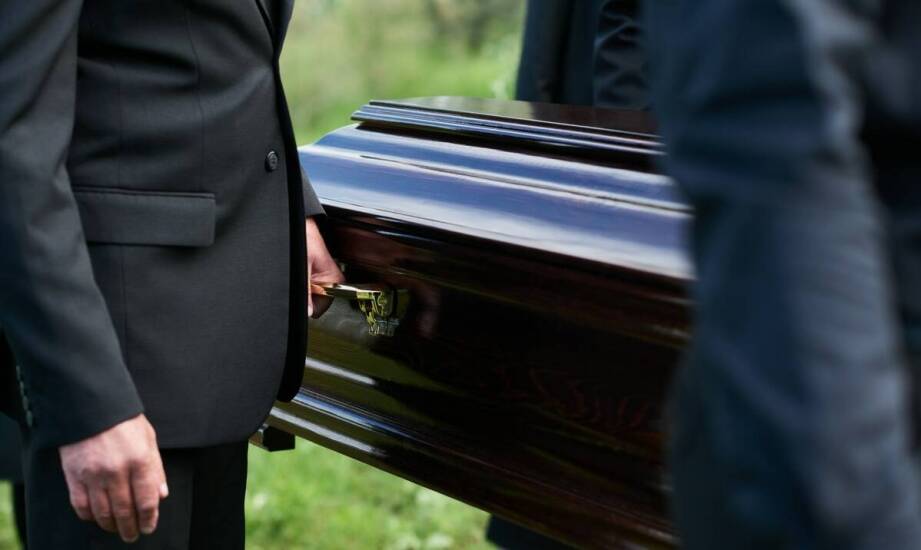 Czym kierować się przy wyborze usług pogrzebowych i jakie są dostępne opcje