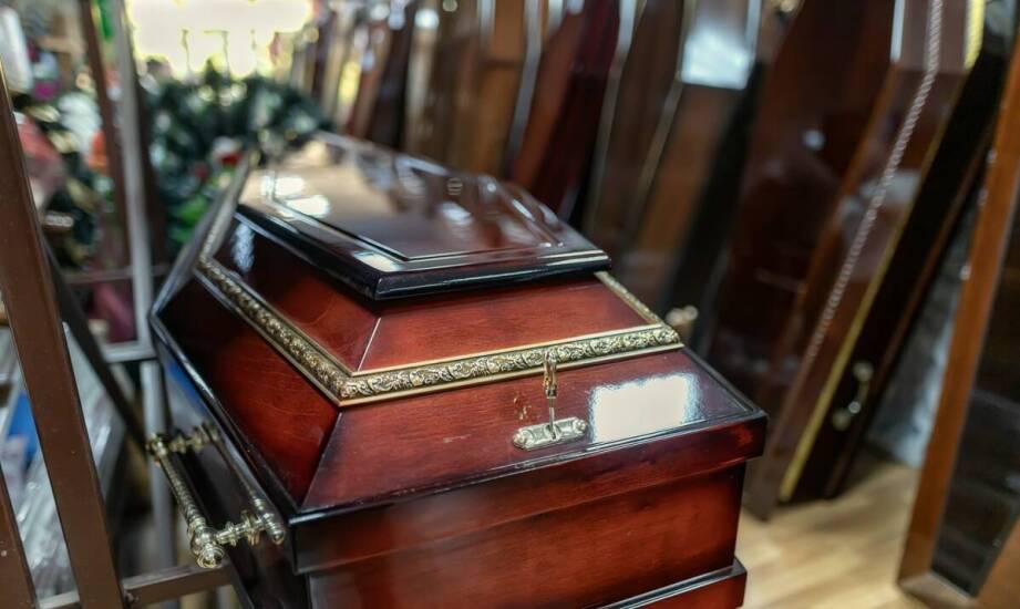 Czym charakteryzują się usługi pogrzebowe i na co zwracać uwagę przy wyborze