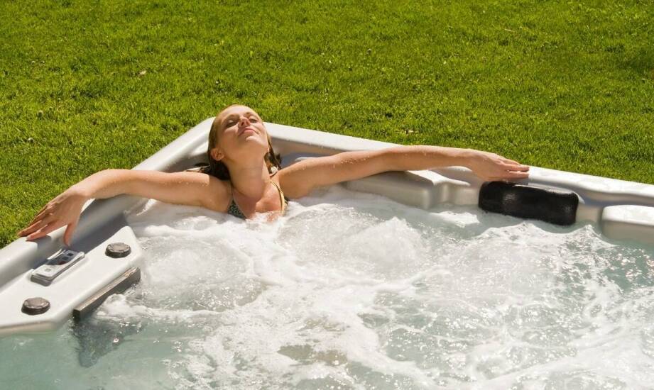 Jacuzzi siedmioosobowe – wszystko, co warto wiedzieć przed wyborem