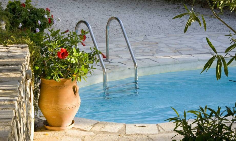 Jakie zalety ma basen ogrodowy z przeciwprądem?