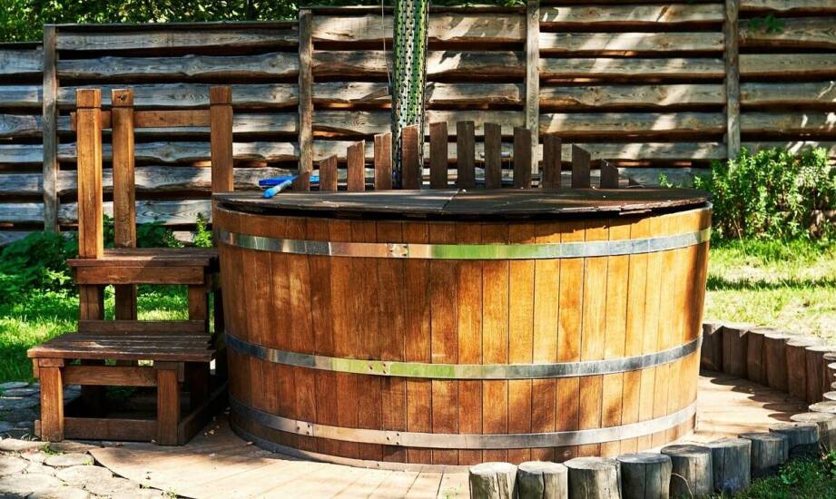 Całoroczne jacuzzi w ogrodzie – komfort i relaks niezależnie od pogody