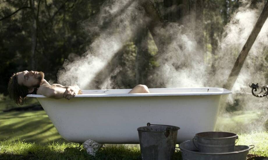 Wanna z hydromasażem na zewnątrz – korzyści, zastosowania i inspiracje