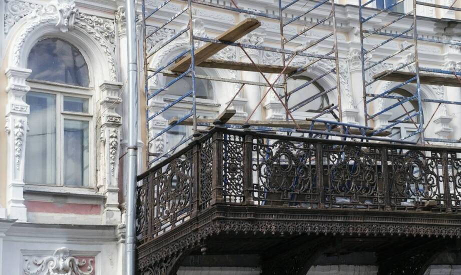 Balustrady metalowe – funkcje, bezpieczeństwo i inspiracje aranżacyjne