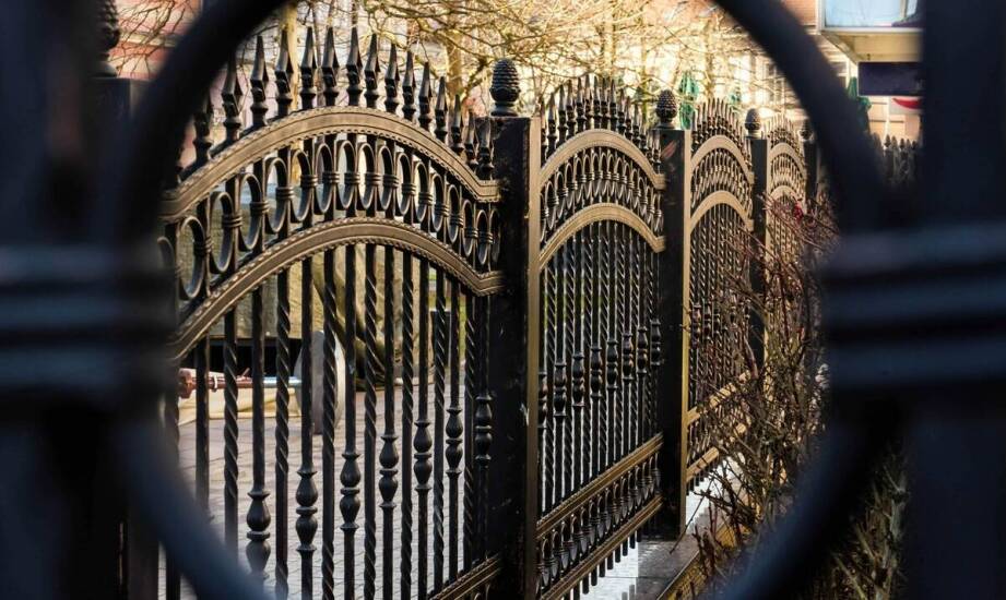 Najważniejsze cechy i funkcje bram wjazdowych stosowanych na posesjach