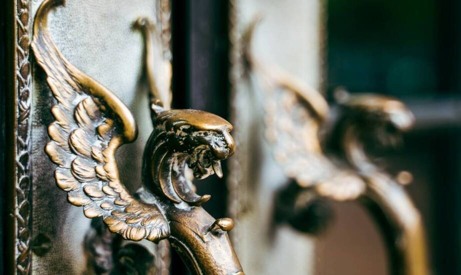 Jakie zalety mają bramy dwuskrzydłowe?