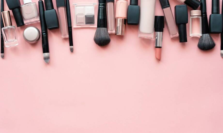 Kosmetyczki od producenta – czym się wyróżniają i jak powstają?