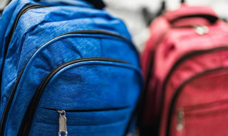 Plecaki sportowe – kluczowe elementy i materiały stosowane przez producentów