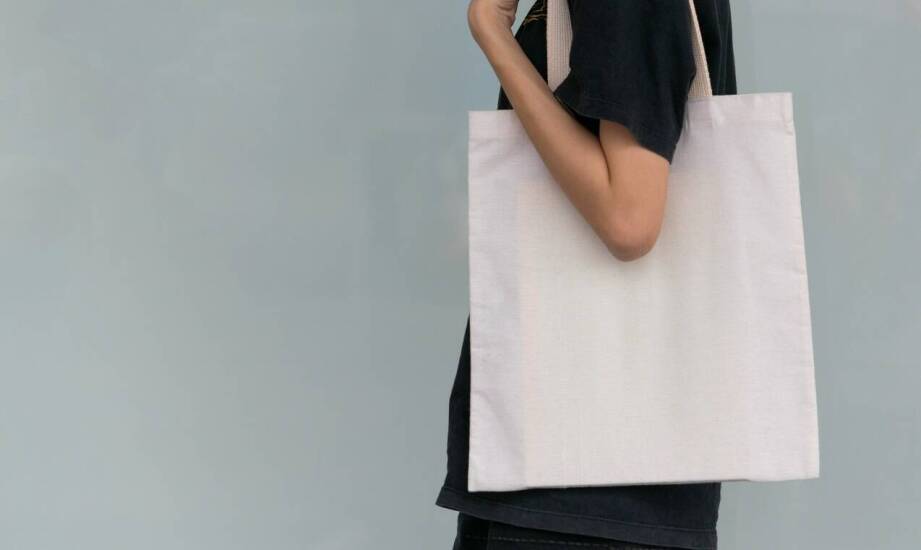 Torby bawełniane – jak powstają i dlaczego zyskują coraz większą popularność