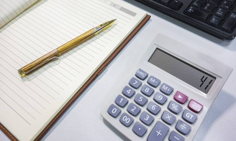 Czym różni się pełna księgowość od uproszczonej?