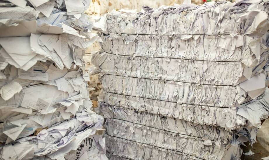 Jakie czynniki wpływają na wycenę makulatury i zmiany cen skupu papieru