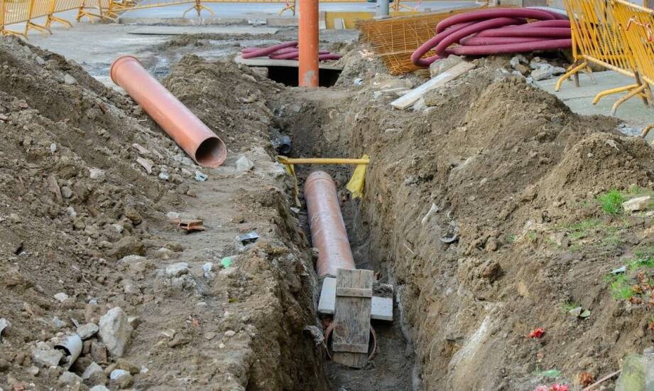 Etapy budowy przyłączy kanalizacyjnych – najważniejsze informacje i wymagania