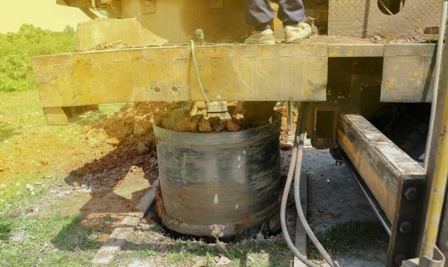 Jak bezpiecznie i skutecznie usuwać nieczystości z przydomowego szamba