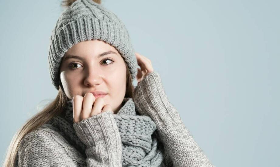 Czpka zimowa damska z kominem - gdzie warto ją kupić?