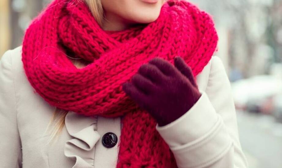 Eleganckie apaszki damskie – modne inspiracje i pomysły na stylizacje