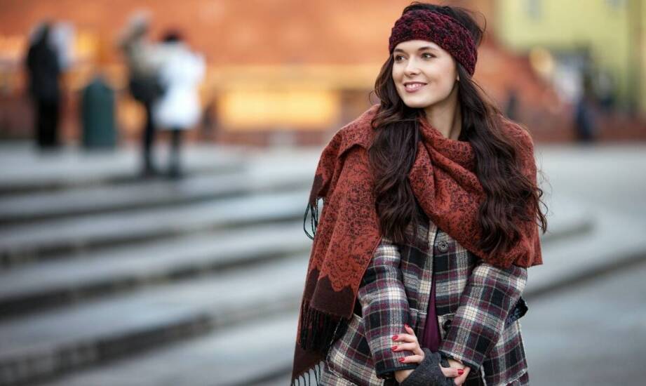 Najciekawsze fasony czapek zimowych damskich pasujące do eleganckich stylizacji
