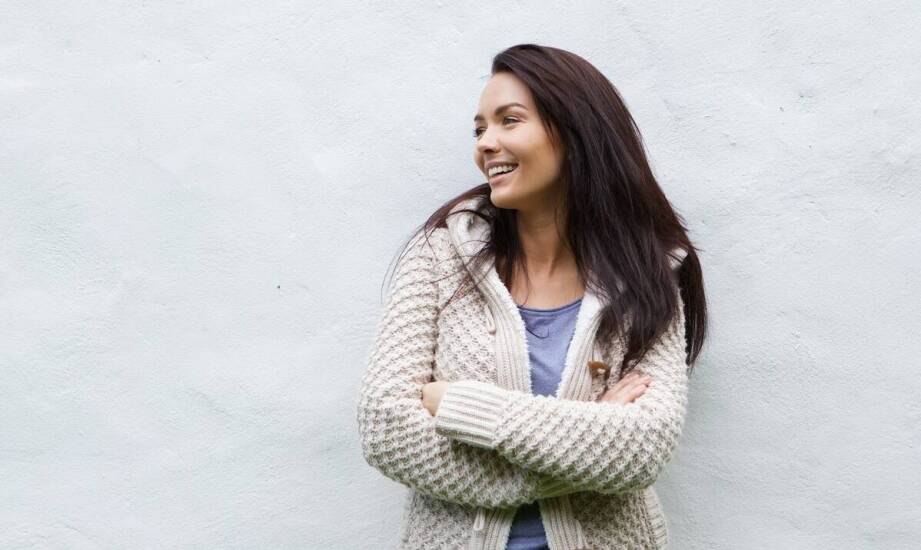 Kardigany w większych rozmiarach – fasony, materiały i modne zestawienia