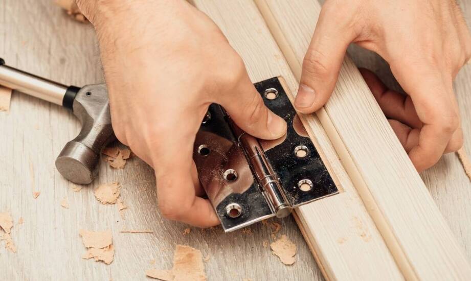 Łączniki do drewna – jak działają i gdzie znajdują zastosowanie w budowie