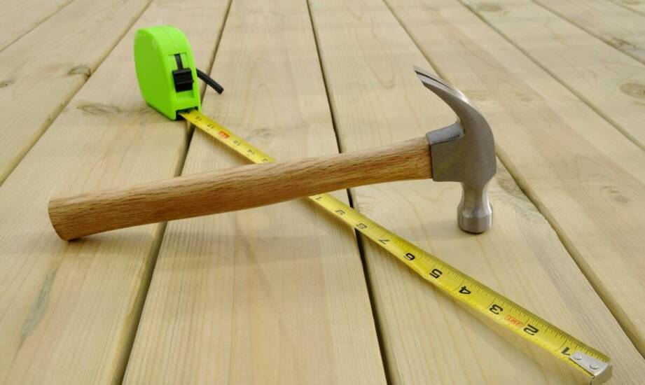 Narzędzia ręczne i elektryczne – rodzaje, zastosowania i przydatne wskazówki