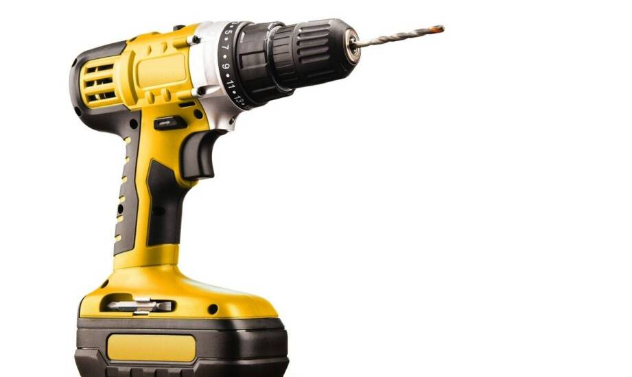 Wiertła – rodzaje, zastosowania i praktyczne wskazówki przy wyborze