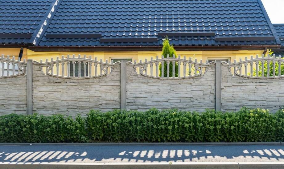 Ogrodzenia na każdą posesję – przegląd stylów, materiałów i inspiracji