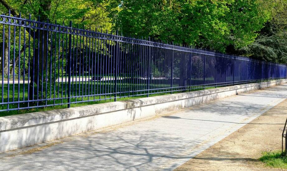 Ogrodzenia – jak wybrać rozwiązanie łączące estetykę z funkcjonalnością