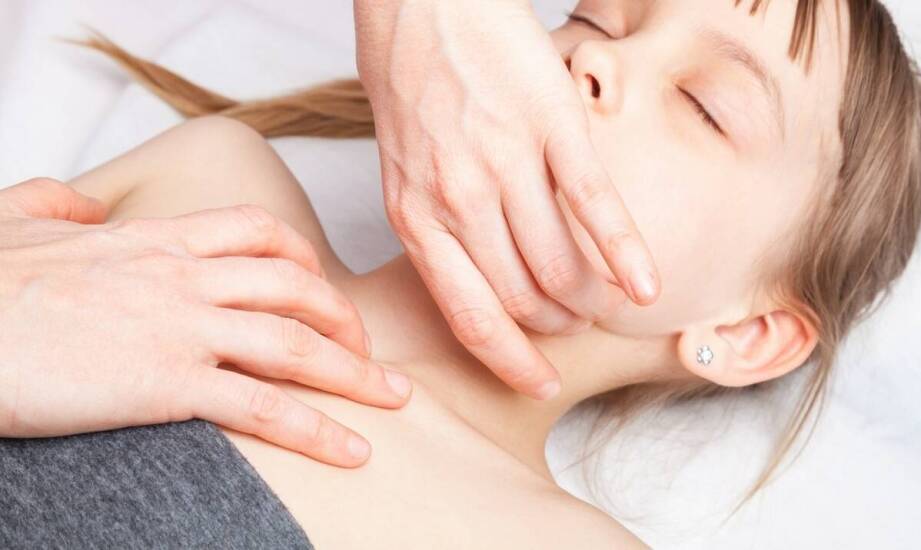 Masaż Kobido – technika liftingująca twarz i jej wpływ na kondycję skóry