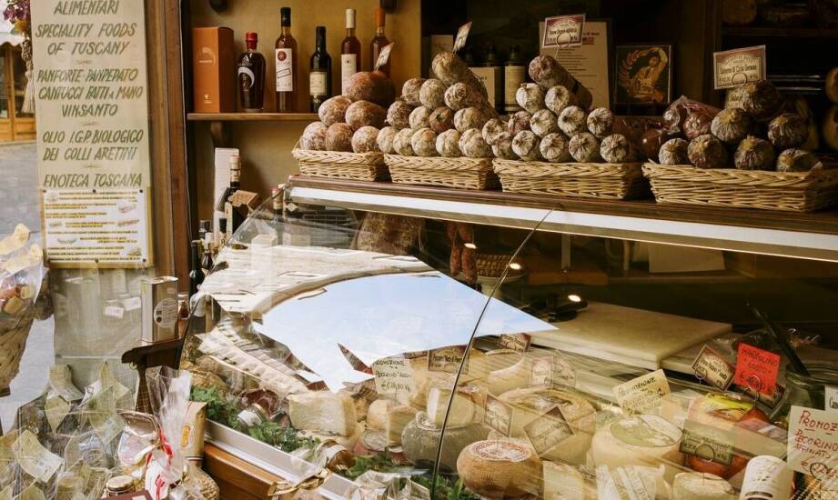 Jak powstają włoskie sery i co wyróżnia je na tle innych produktów mlecznych