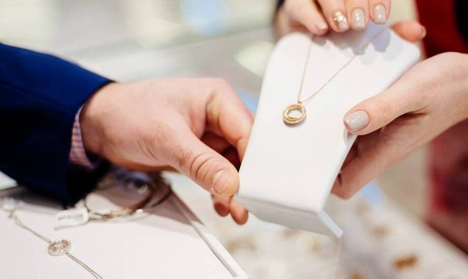 Sekrety biżuterii – jak rozpoznać jakość, styl i ponadczasowy design