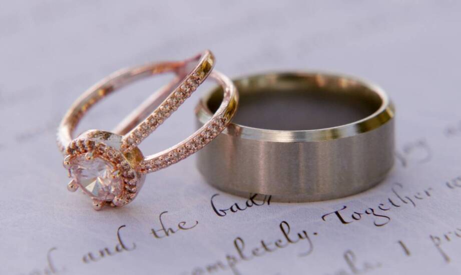 Symbolika obrączek – tradycje, znaczenie i ciekawostki o ślubnych pierścionkach
