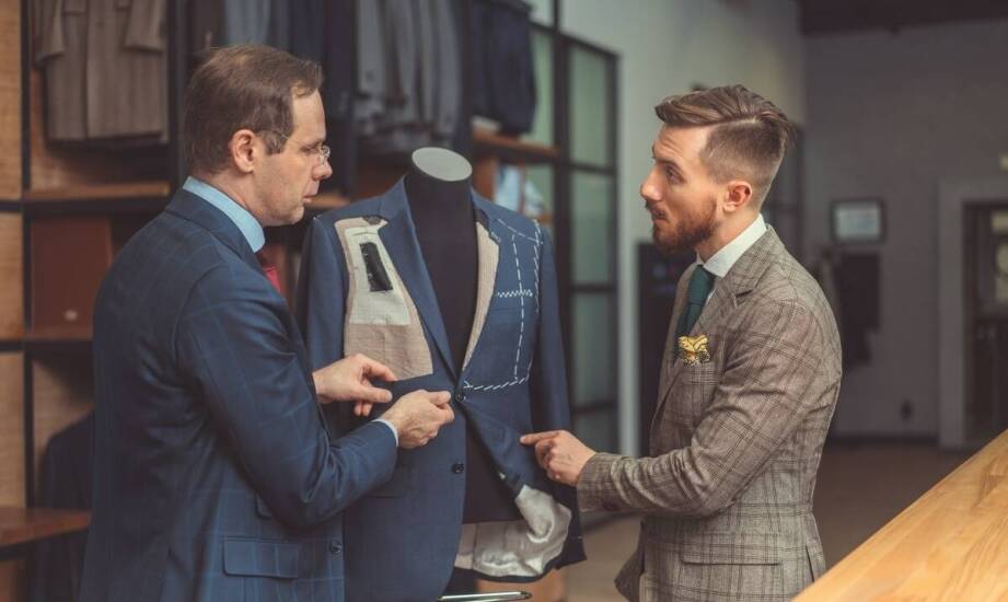 Garnitury męskie – jak dopasować fason i kolor do indywidualnego stylu?