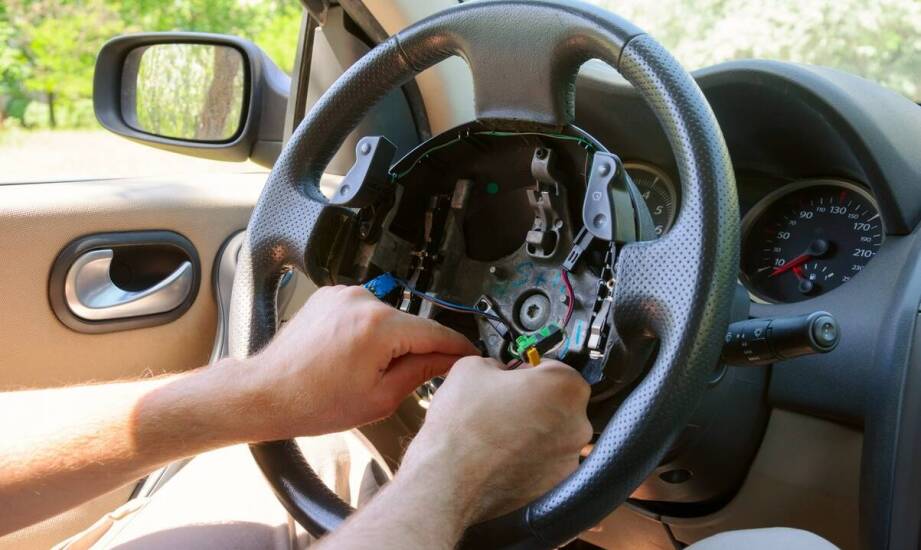 Regeneracja przekładni kierowniczej – kiedy i dlaczego warto się zdecydować