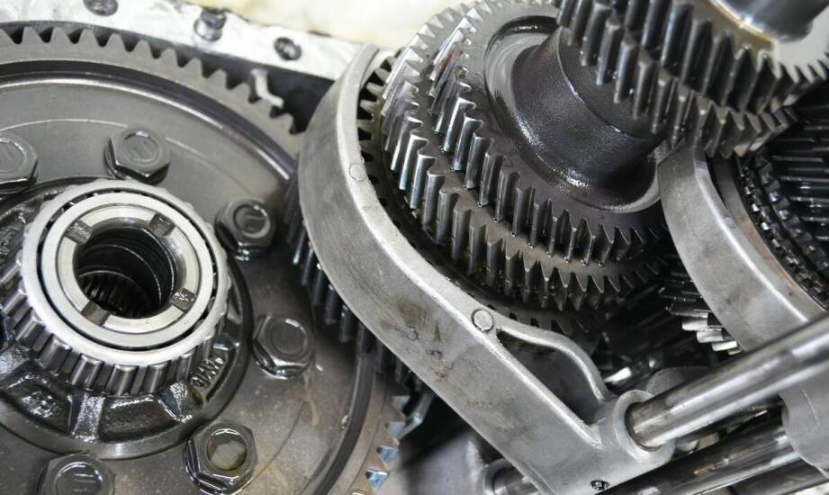 Najważniejsze czynniki wpływające na trwałość przekładni kierowniczej